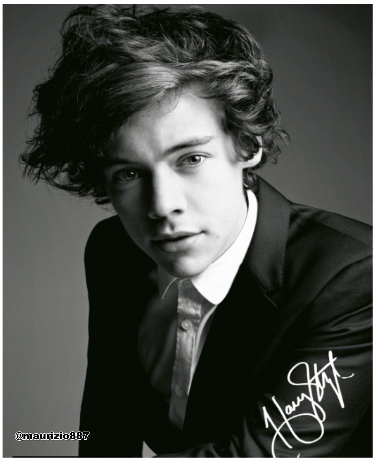 Harry-Styles-vogue-Photoshoots-2012-one-direction-32657326-1305-1600